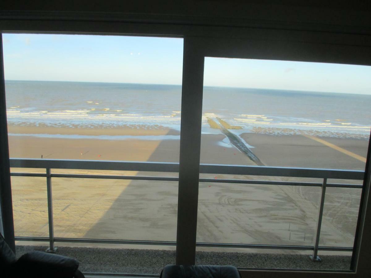 Studio On The Beach With Sea View Middelkerke Ngoại thất bức ảnh